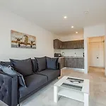 Cozy Penthousestudio Cityview W12 Bucarest