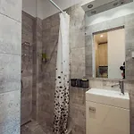 Cozy Penthousestudio Cityview W12 * Bucarest