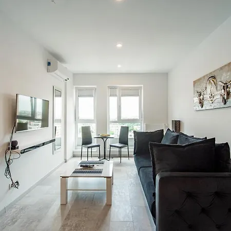 Cozy Penthousestudio Cityview W12 Бухарест