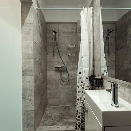 Апартаменты Cozy Penthousestudio Cityview W12