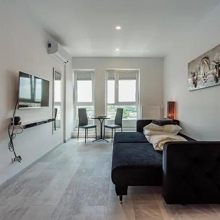 Cozy Penthousestudio Cityview W12 Bucharest