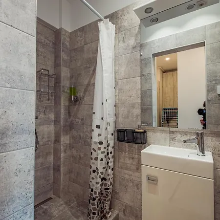 Cozy Penthousestudio Cityview W12 * Bucharest