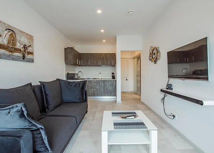 Cozy Penthousestudio Cityview W12 * Bukurešť