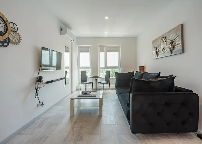 Cozy Penthousestudio Cityview W12 Bucharest