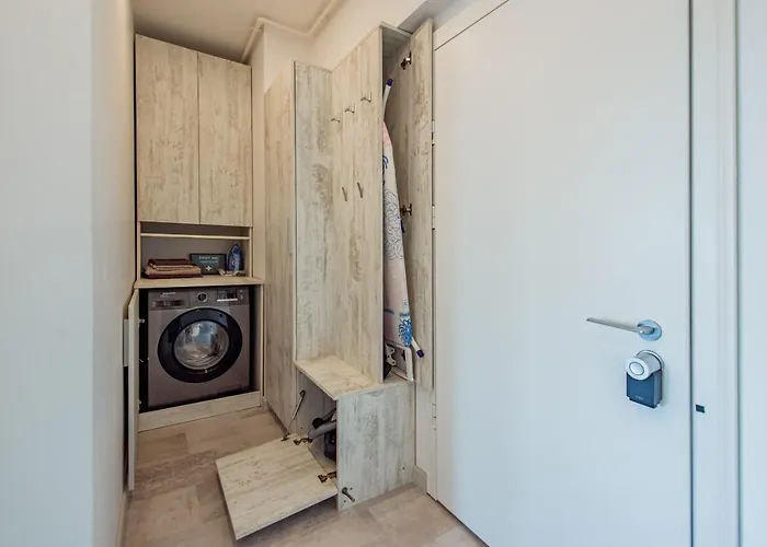 Cozy Penthousestudio Cityview W12 * Bukurešť