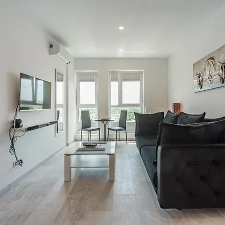 Cozy Penthousestudio Cityview W12 Bukarest